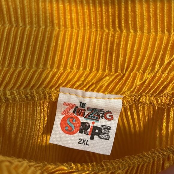 The zig zag stripe size 2xl Vibrant Yellow Pleated Pants - Picture 4 of 5